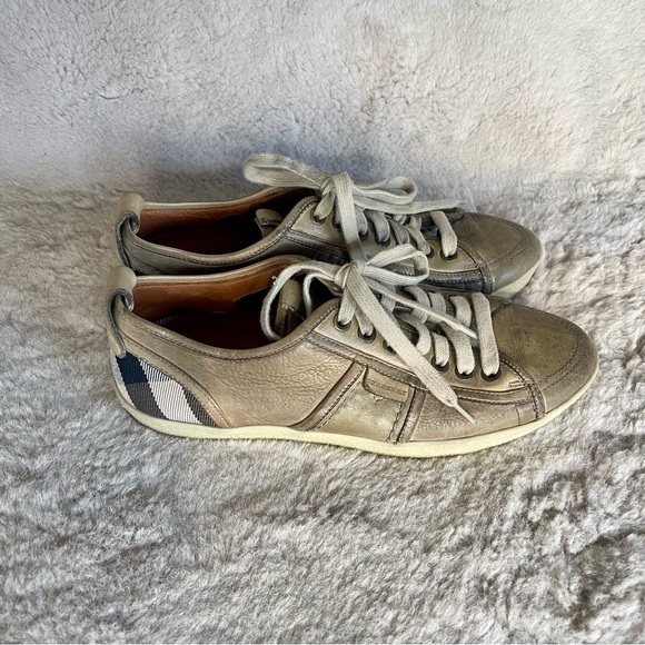 Burberry Low Top Leather Sneakers - Picture 7 of 16